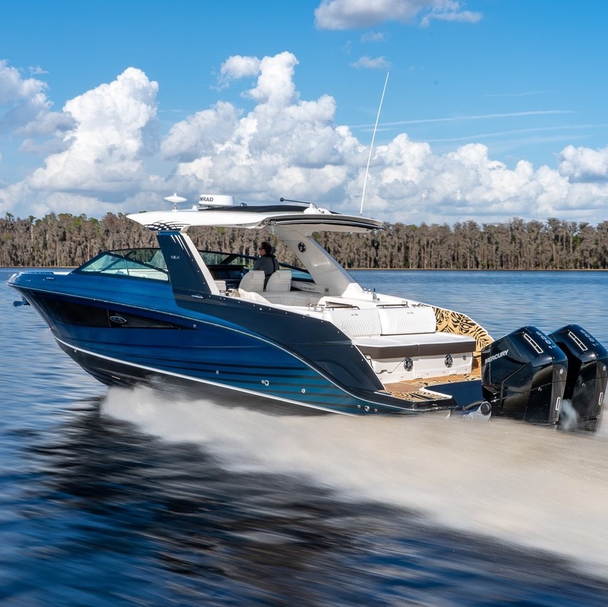 Катера Sea Ray и Chris-Craft будут оснащаться двигателями Mercury 7.6 L V12Verado 600