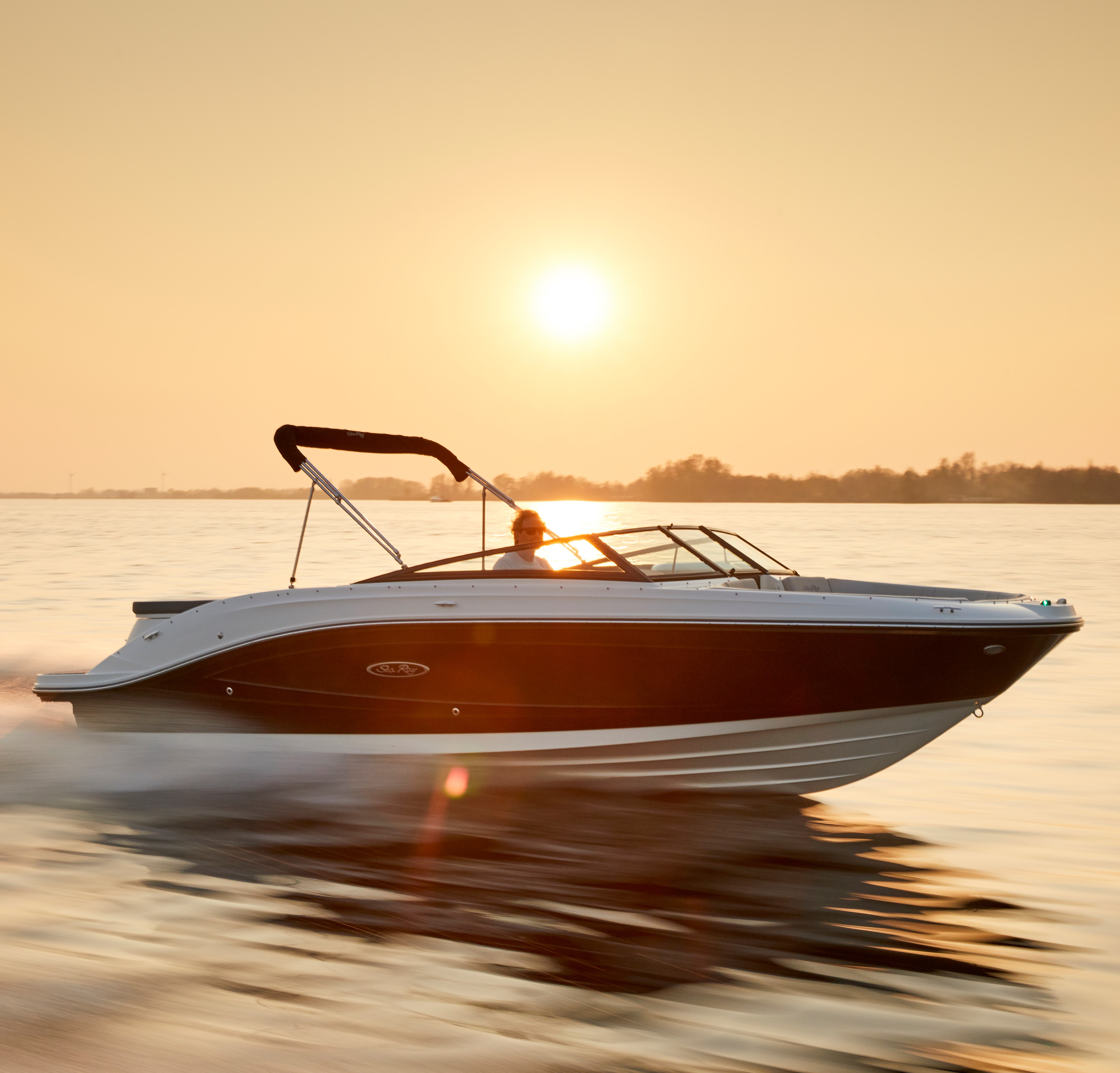 Количество опций в популярнейшем катере Sea Ray SPX 230 расширяется Количество опций в популярнейшем катере Sea Ray SPX 230 расширяется