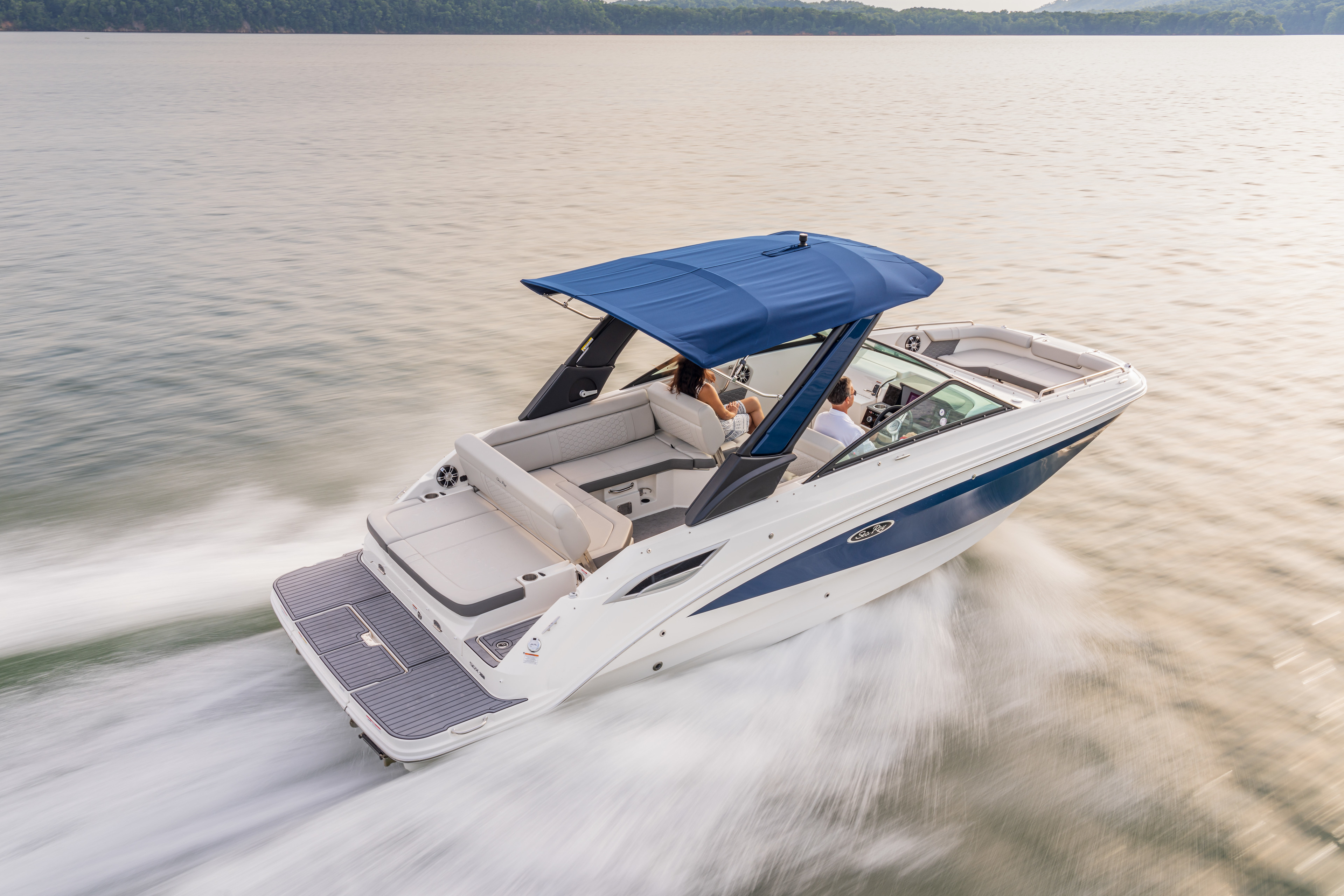 Sea Ray расширяет линейку европейских катеров