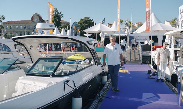 Sea Ray SLX-R 350: мощный боурайдер