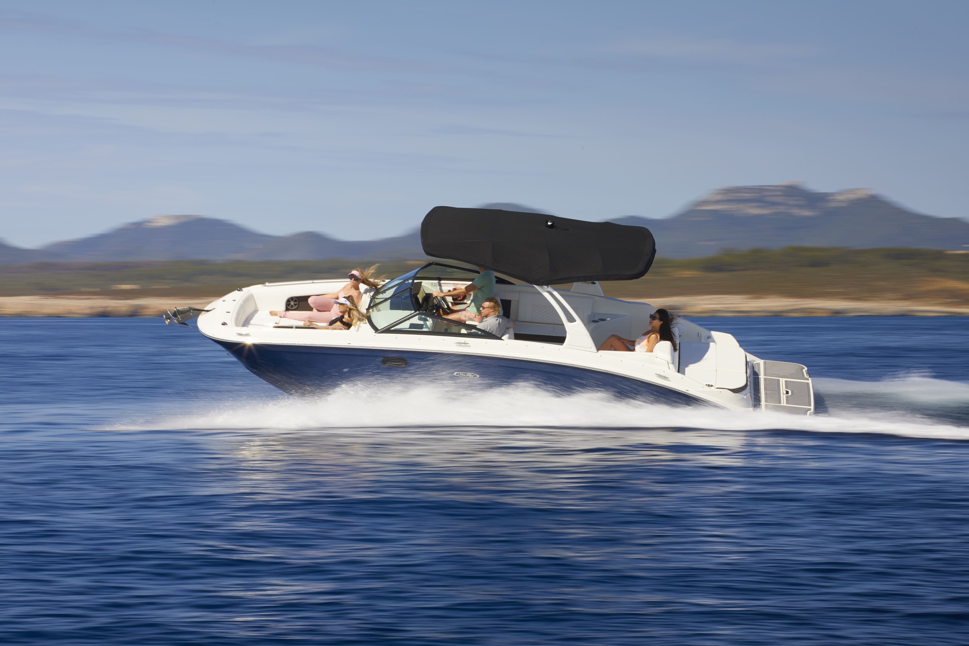 Sea Ray SDX 270 готов к немедленной поставке