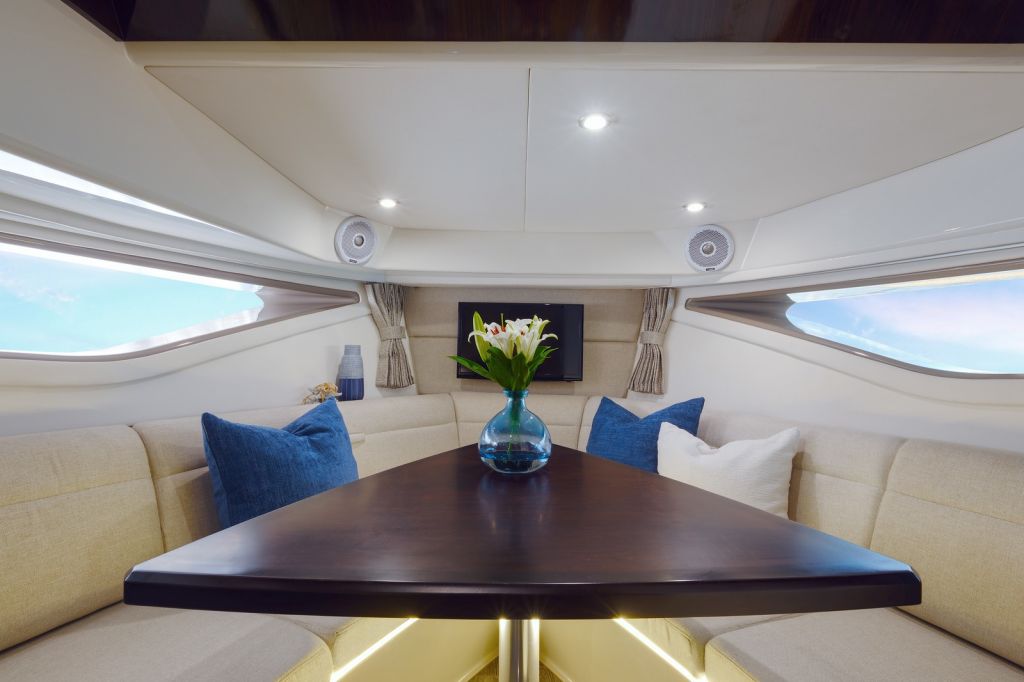 Sea Ray Sundancer 320