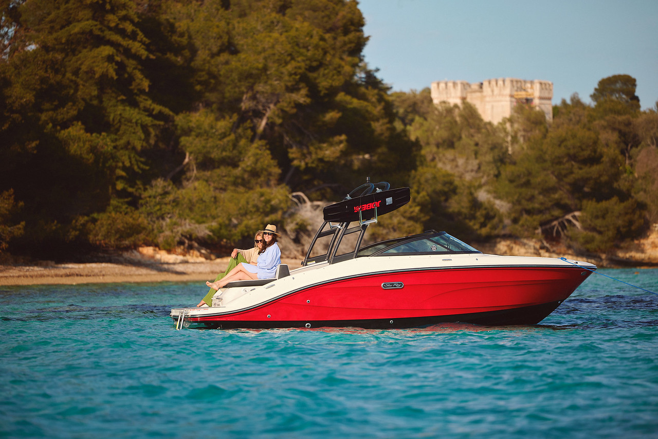 Линейка Sea Ray на Cannes Yachting Festival 2024