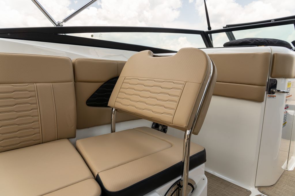 2021-SPX-230-SPX230-port-companion-seat-three-position-09362.jpg