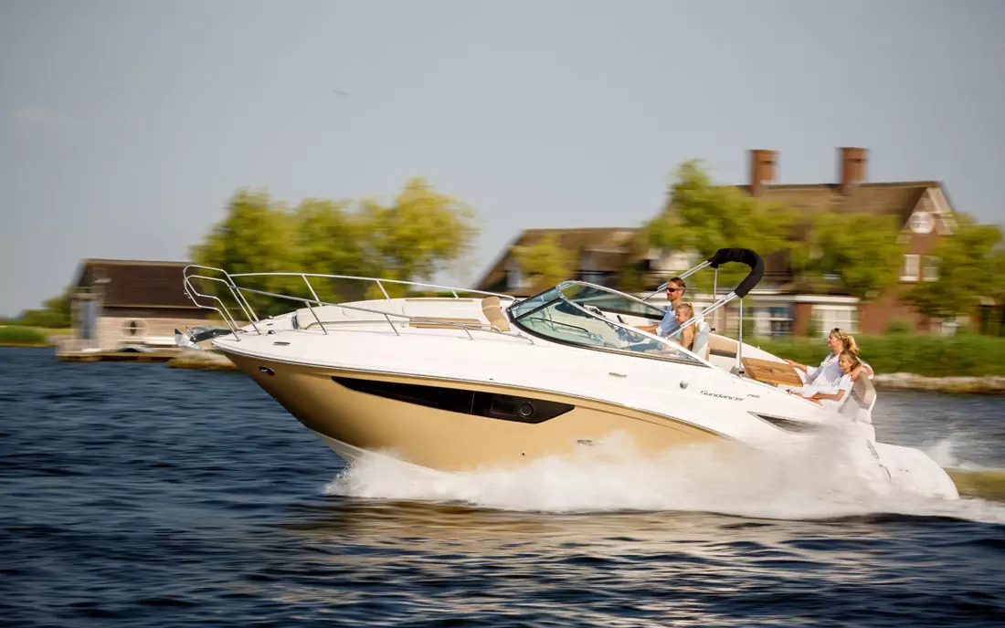Катер Sea Ray Sundancer 265: идеальная модель для семейного отдыха
