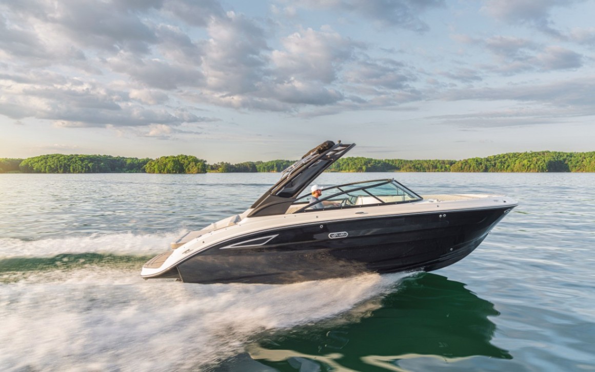 Sea Ray SDX 250: гармония стиля и удобства