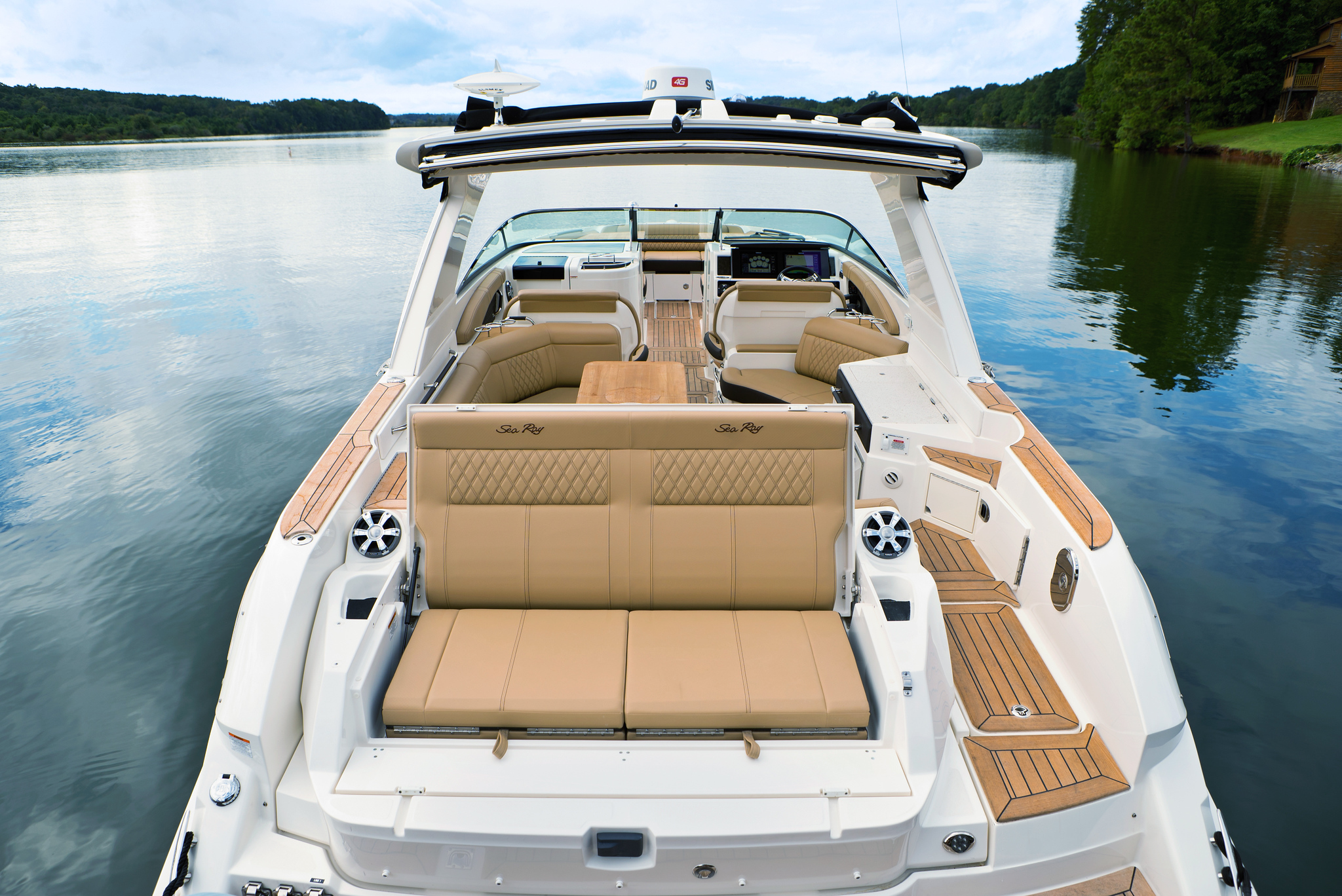2024-SLX-350-Outboard-SXO350-stern-transom-loungers-02821-X4.jpg 2024-SLX-350-Outboard-SXO350-stern-transom-loungers-02821-X4.jpg