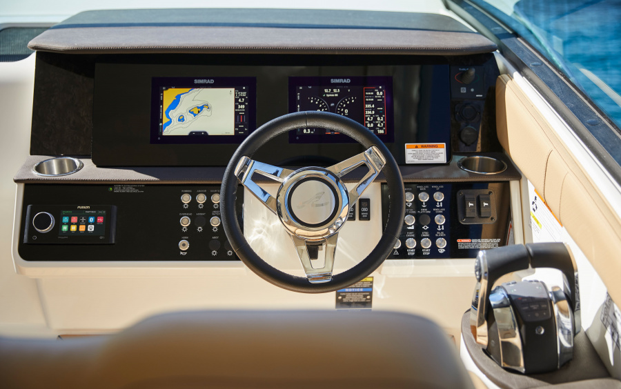 Sea Ray Sundancer 320 Coupe Sea Ray Sundancer 320 Coupe